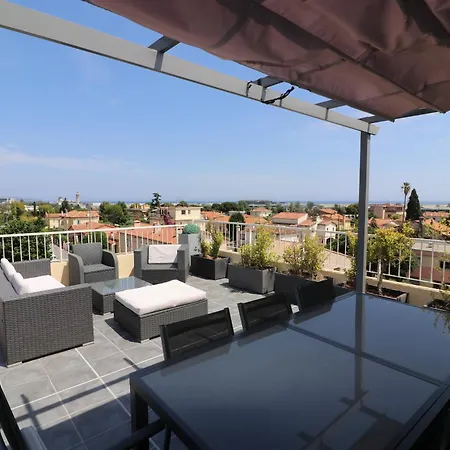 Superbe Appartement Toit Terasse Vue Mer Saint-Laurent-du-Var Buitenkant foto